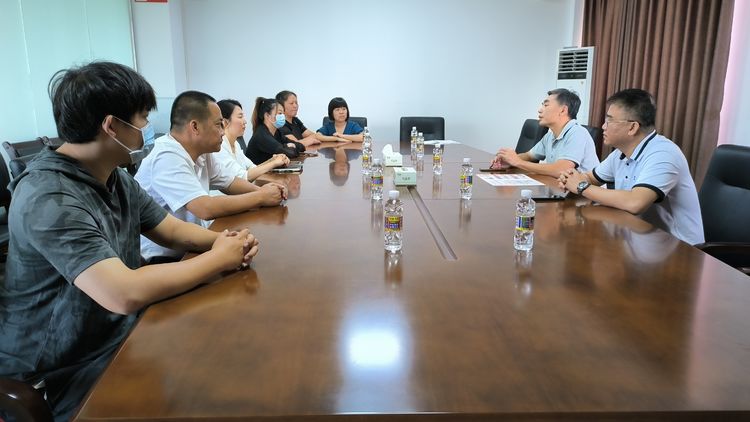 yl6809永利皇宫滞留旅客服务队员荣获志愿者纪念证书