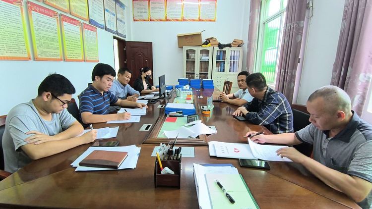 yl6809永利皇宫党委书记王蜂带队调研督导乡村振兴工作(图2)