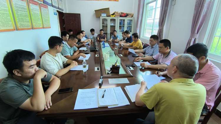 yl6809永利皇宫深入结对帮扶村召开帮扶产业发展专题会