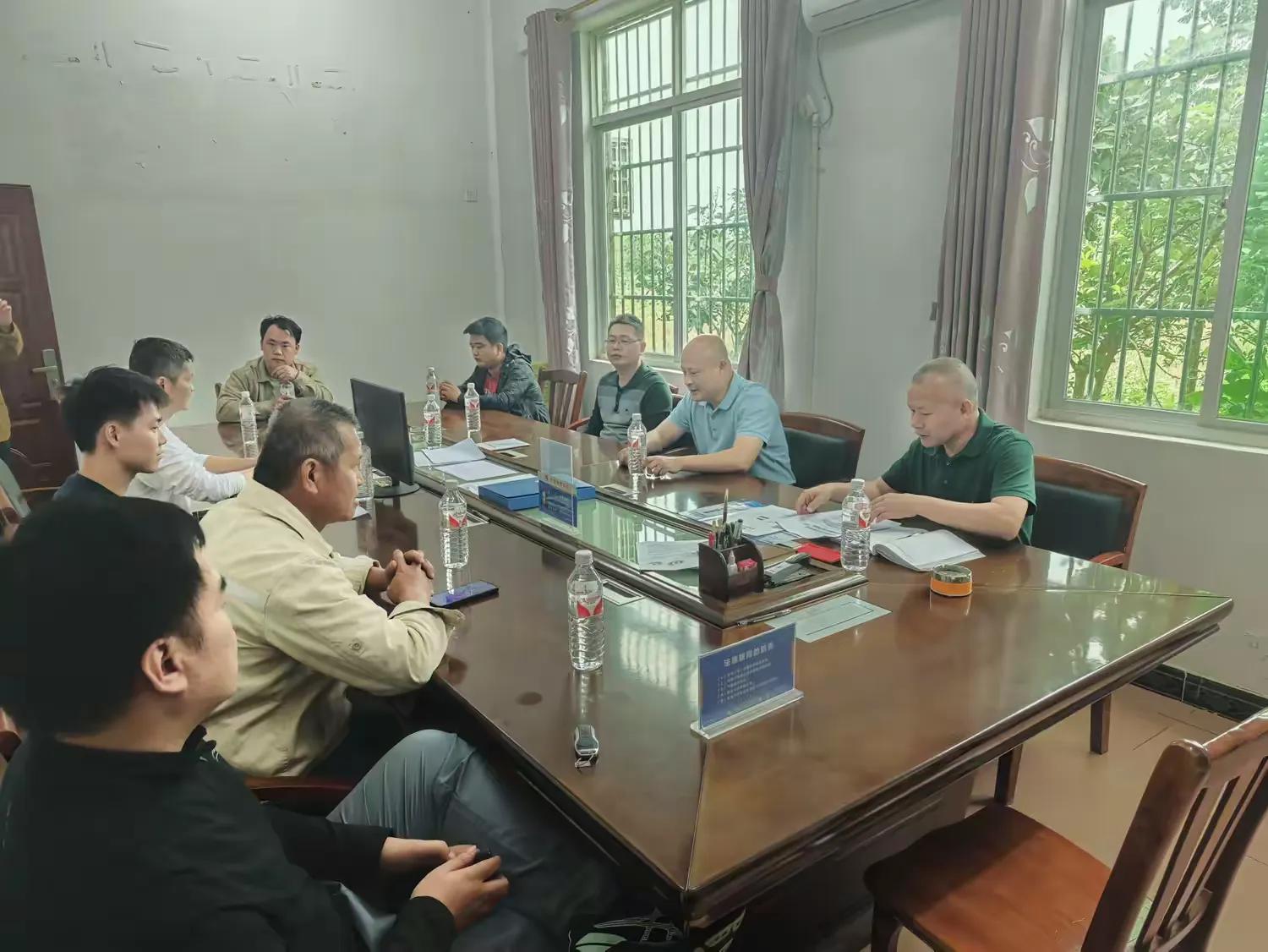 yl6809永利皇宫党委书记、董事长周小勇带队调研督导迎接国家后评估考核、省第三方评估考核和乡村振兴工作