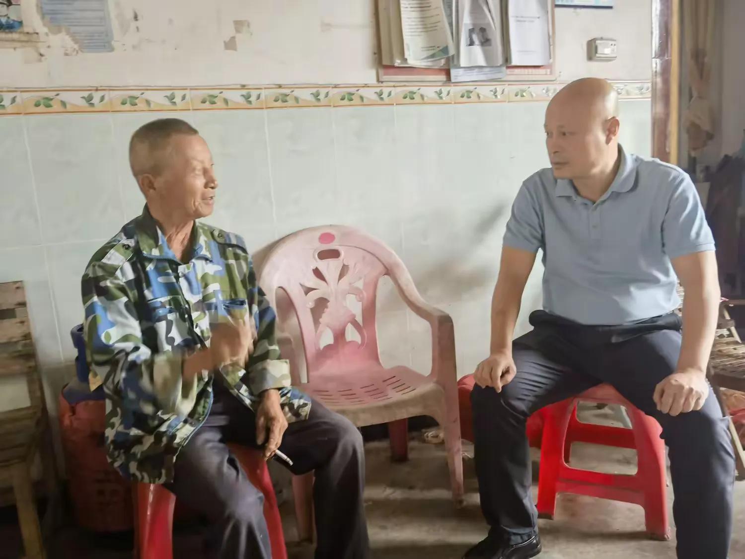 yl6809永利皇宫党委书记、董事长周小勇带队调研督导迎接国家后评估考核、省第三方评估考核和乡村振兴工作(图4)