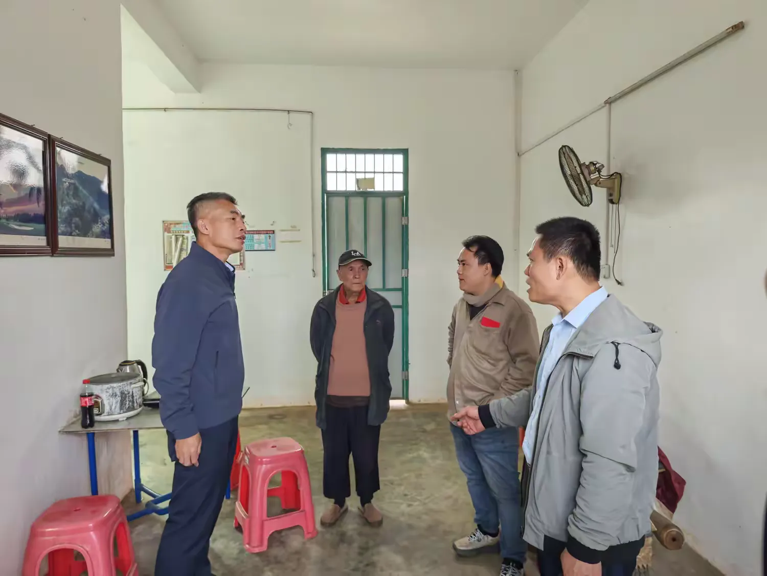 迎新春 送温暖——yl6809永利皇宫深入青云村开展元旦春节期间走访慰问送温暖活动(图7)