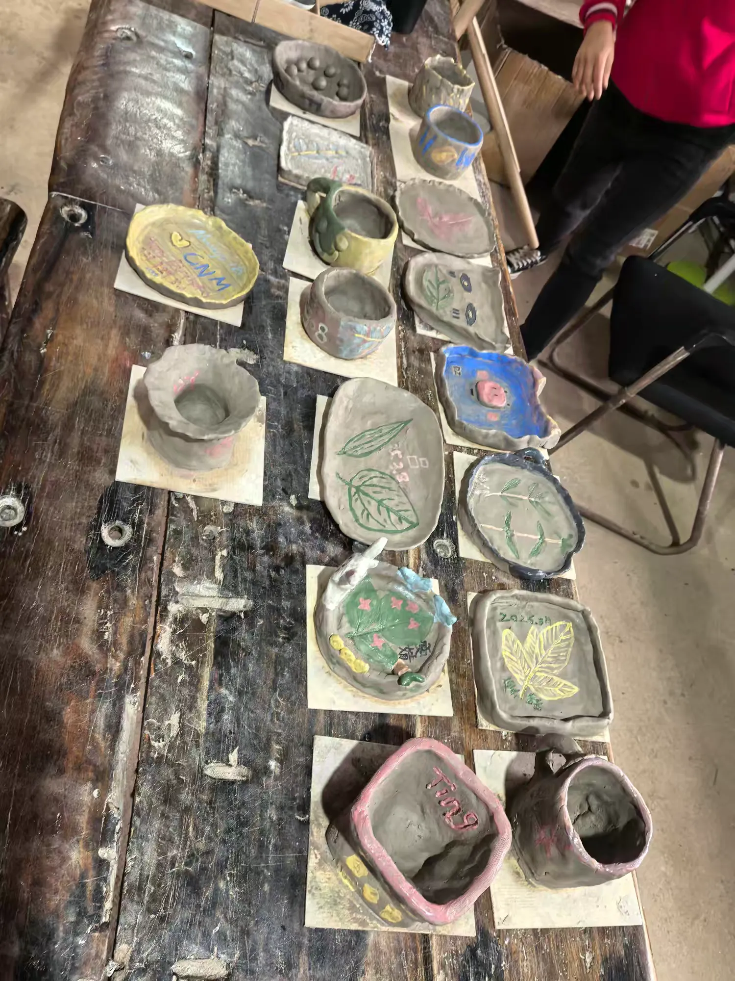 环发公司举办“三八”妇女节户外活动：陶艺、手工团扇与妇女权益知识问答精彩纷呈   为庆祝第115个国际妇女节，丰富女性员工的业余生活，提升团队凝聚力，3月7日，环发公司组织全体女性员工开展了一场别开生(图10)