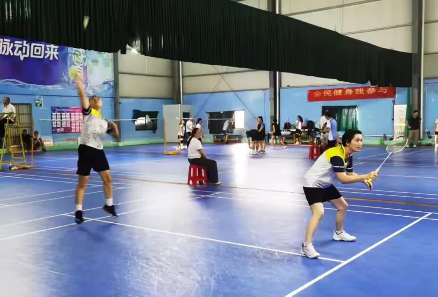 凝心聚力展风采 羽动飞扬燃激情——城投集团工会举办2025年职工文体活动暨第一届“城投集团杯”羽毛球团体赛(图6)