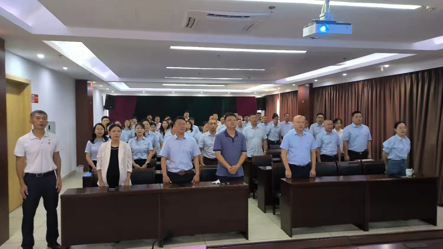 yl6809永利皇宫召开庆祝建党104周年大会(图2)