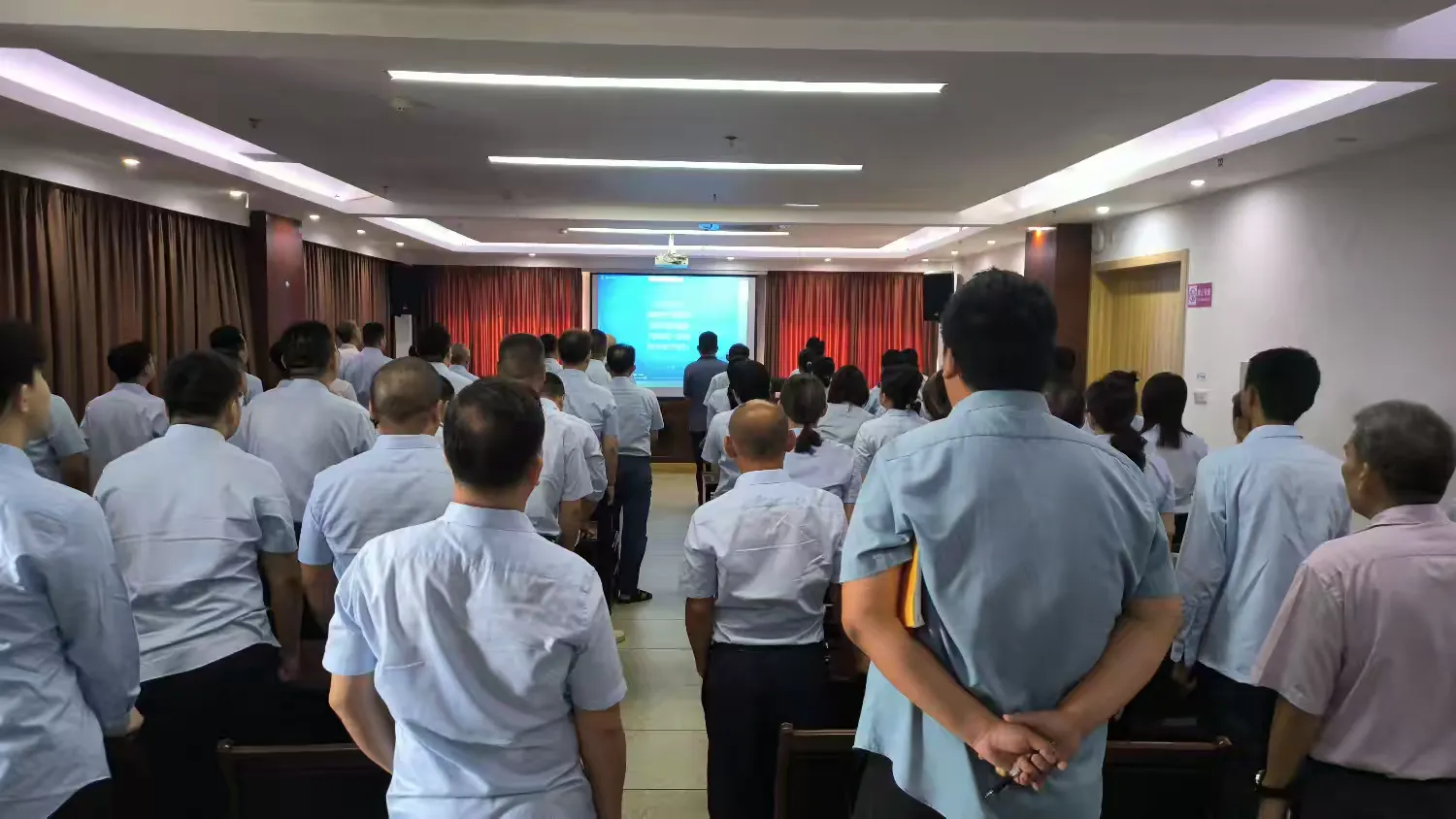 yl6809永利皇宫召开庆祝建党104周年大会(图7)